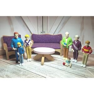 Creative Minds Family Set Toy Figures Plastic w/Kid Craft Wood Furniture 10pc